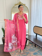 RADHA PINK  COLOURED  WOMEN'S VISCOSE CHINNON  KURTA WITH PANT DUPATTA  SET